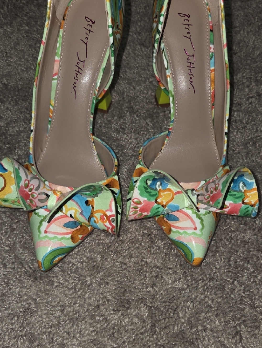 Betsey Johnson Mint Floral Bow Pointed-Toe Heels - Picture 5 of 9